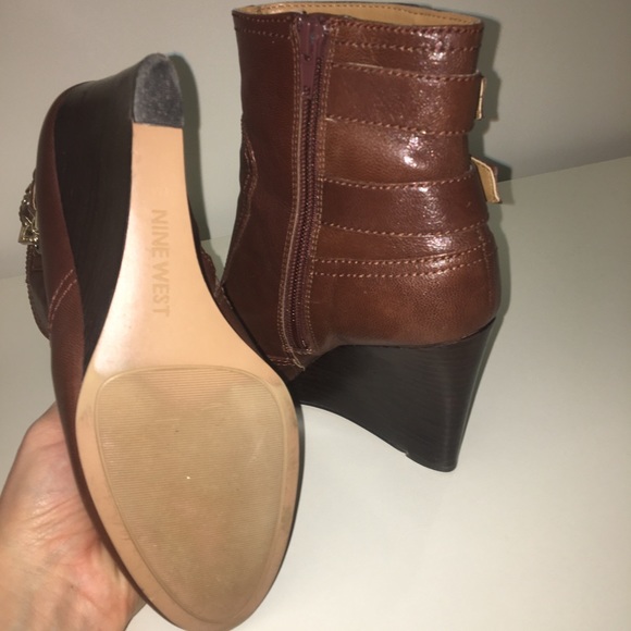 Leather heeled booties - Picture 4 of 5